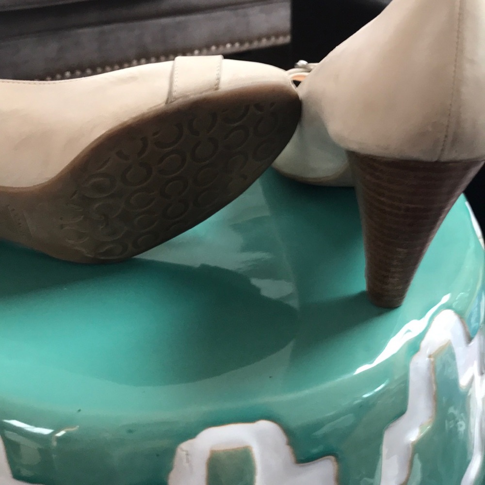 Coach Peep Toe Heels! - Picture 4 of 8